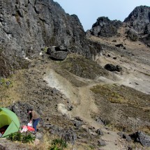 Our sleeping place with our little tent with 4698 meters high Rucu Pichincha on the top right